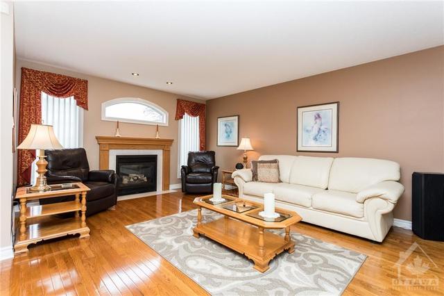 301 Tait Mckenzie Street, House detached with 2 bedrooms, 2 bathrooms and 5 parking in Mississippi Mills ON | Image 6