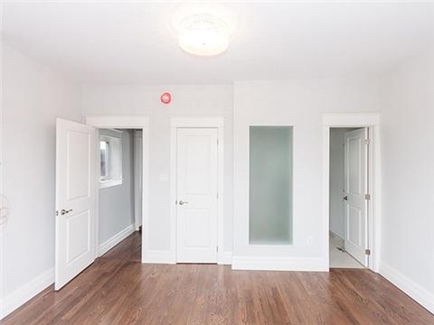 upper - 24 Borden St, House semidetached with 3 bedrooms, 2 bathrooms and null parking in Toronto ON | Image 13