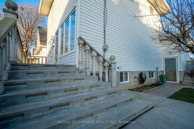 41 East 27th St, House detached with 4 bedrooms, 2 bathrooms and 2 parking in Hamilton ON | Image 33
