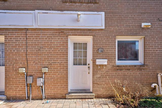 52 - 166 Town House Cres N, Townhouse with 3 bedrooms, 2 bathrooms and 2 parking in Brampton ON | Image 36