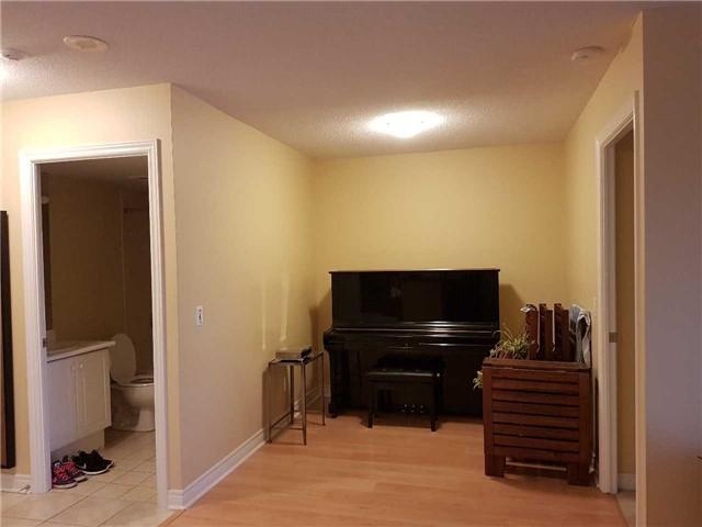 1002 - 50 Disera Dr, Condo with 2 bedrooms, 2 bathrooms and 1 parking in Vaughan ON | Image 10