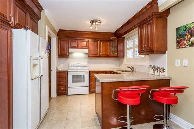 3643 Molly Ave, House semidetached with 3 bedrooms, 2 bathrooms and 2 parking in Mississauga ON | Image 7