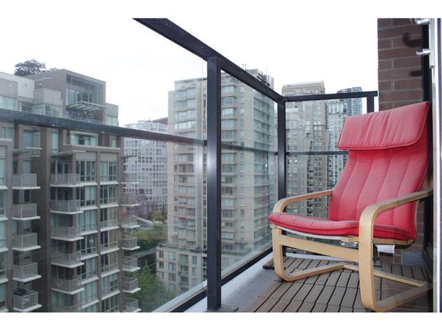 1705 - 1088 Richards Street, Condo with 2 bedrooms, 2 bathrooms and null parking in Vancouver BC | Image 23