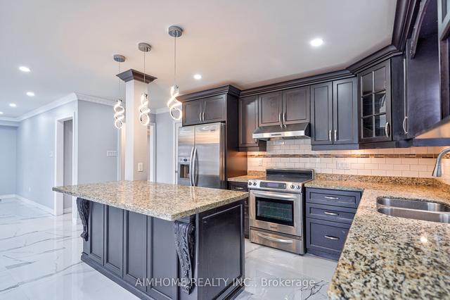 86 Springfield Dr, House detached with 4 bedrooms, 4 bathrooms and 4 parking in Markham ON | Image 2