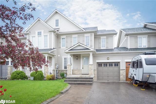 36 Beatrice Lane, House attached with 3 bedrooms, 2 bathrooms and 3 parking in Barrie ON | Image 1