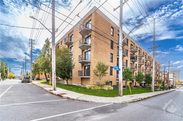 203 - 50 Burnside Avenue, Condo with 2 bedrooms, 2 bathrooms and 1 parking in Ottawa ON | Image 2