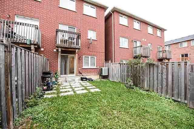 723 Horning St, House attached with 3 bedrooms, 4 bathrooms and 2 parking in Mississauga ON | Image 18