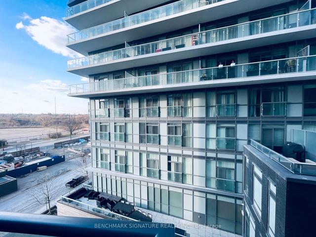 b609 - 60 Annie Craig Dr, Condo with 1 bedrooms, 1 bathrooms and 1 parking in Toronto ON | Image 8