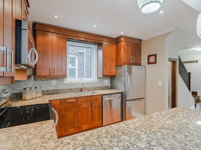 359 Windermere Ave, House detached with 3 bedrooms, 3 bathrooms and 3 parking in Toronto ON | Image 11