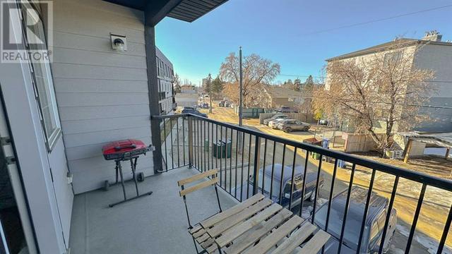 205, - 3730 50 Avenue, Condo with 2 bedrooms, 1 bathrooms and 1 parking in Red Deer AB | Image 3