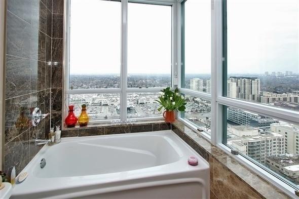 Uph02 - 17 Barberry Pl, Condo with 2 bedrooms, 2 bathrooms and 1 parking in Toronto ON | Image 4