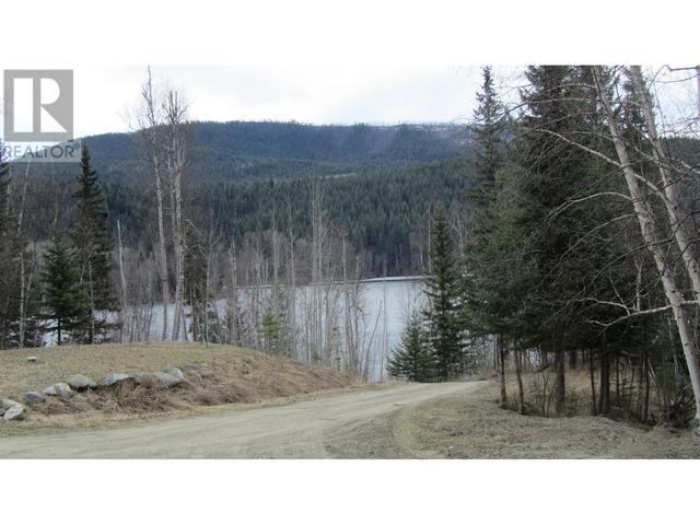 2644 Eagle Creek Road, House detached with 2 bedrooms, 2 bathrooms and null parking in Cariboo H BC | Image 6