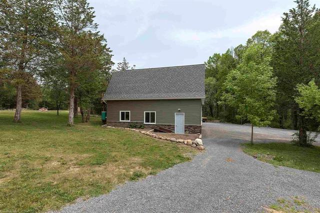 303 Old Hamburg Road, House detached with 4 bedrooms, 2 bathrooms and 22 parking in Greater Napanee ON | Image 14