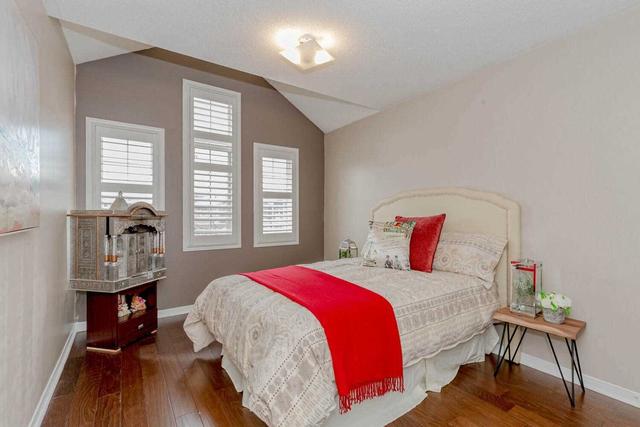 72 Newington Cres, House semidetached with 3 bedrooms, 4 bathrooms and 3 parking in Brampton ON | Image 18