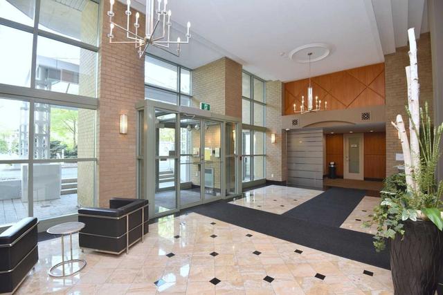 604 - 2190 Lakeshore Rd, Condo with 2 bedrooms, 2 bathrooms and 2 parking in Burlington ON | Image 37