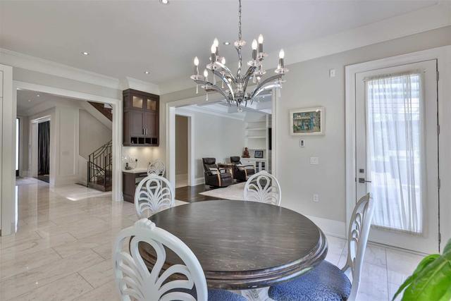 39 Leacroft Cres, House detached with 5 bedrooms, 9 bathrooms and 7 parking in Toronto ON | Image 4