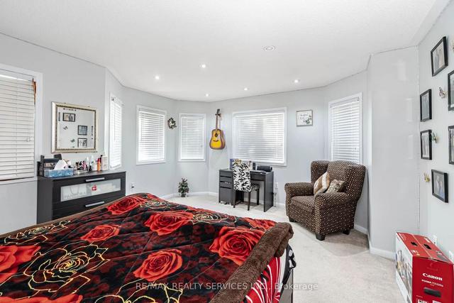 123 Oatfield Rd S, House semidetached with 4 bedrooms, 3 bathrooms and 4 parking in Brampton ON | Image 15