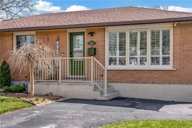 88 Evelyn St, House detached with 3 bedrooms, 2 bathrooms and 4 parking in Brantford ON | Image 23