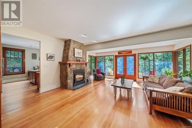 1698 Wooden Rd, House detached with 3 bedrooms, 3 bathrooms and 4 parking in Cowichan Valley B BC | Image 16