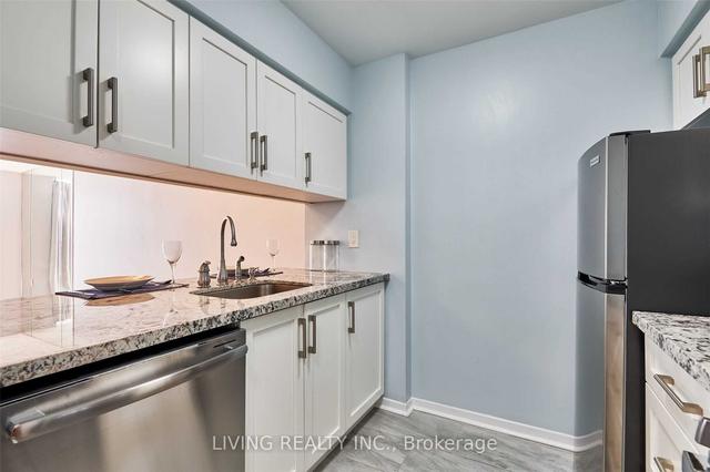 2210 - 44 St Joseph St, Condo with 1 bedrooms, 1 bathrooms and 1 parking in Toronto ON | Image 22