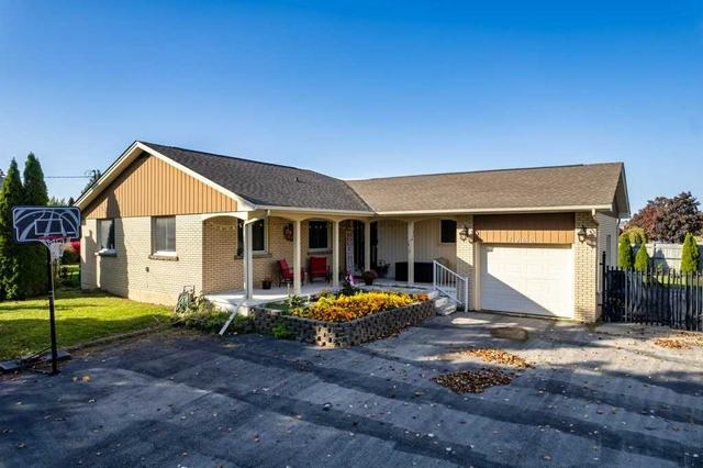 7965 Thorold Stone Rd, House detached with 3 bedrooms, 2 bathrooms and 7 parking in Niagara Falls ON | Image 12