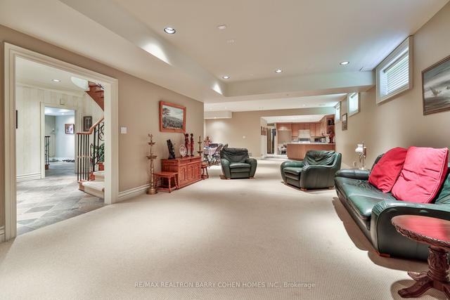17 Paddock Crt, House detached with 5 bedrooms, 9 bathrooms and 10 parking in Toronto ON | Image 19