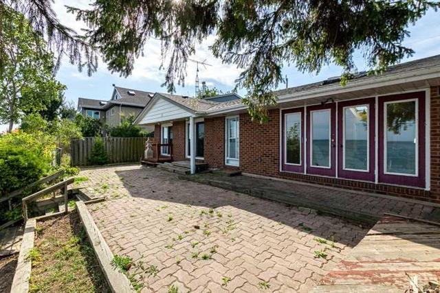 32 Trillium Ave, House detached with 3 bedrooms, 2 bathrooms and 3 parking in Hamilton ON | Image 6