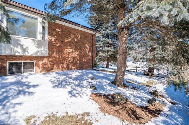 123 Sandsprings Crescent, House detached with 3 bedrooms, 2 bathrooms and 4 parking in Kitchener ON | Image 46