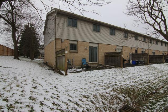 20 - 141 Condor Crt, Townhouse with 3 bedrooms, 3 bathrooms and 1 parking in London ON | Image 8