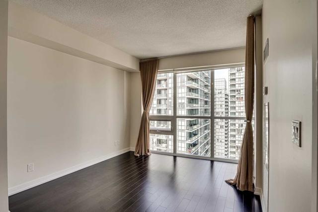3205 - 510 Curran Pl, Condo with 1 bedrooms, 1 bathrooms and 2 parking in Mississauga ON | Image 4