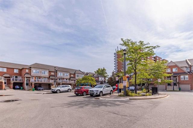 8 - 38 Fairview Rd W, Townhouse with 3 bedrooms, 3 bathrooms and 2 parking in Mississauga ON | Image 12