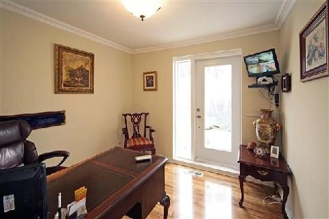 43 Cronin Dr, House detached with 3 bedrooms, 3 bathrooms and 3 parking in Toronto ON | Image 7