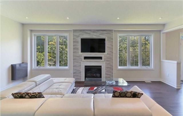 23 Monument Tr, House detached with 4 bedrooms, 4 bathrooms and 2 parking in Brampton ON | Image 7