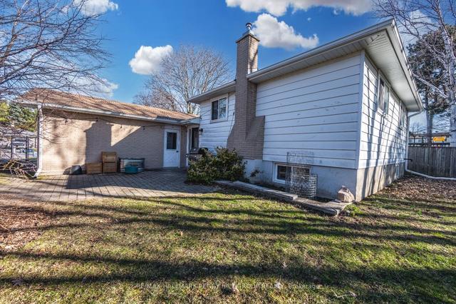 251 Rose St, House detached with 3 bedrooms, 2 bathrooms and 6 parking in Barrie ON | Image 4