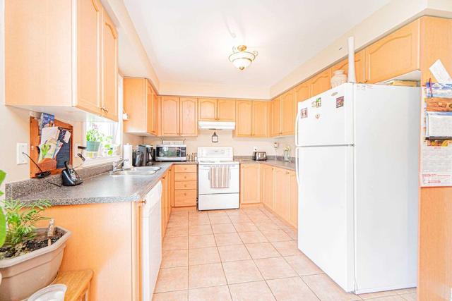 18 Sewells Lane, House semidetached with 3 bedrooms, 3 bathrooms and 2 parking in Brampton ON | Image 7