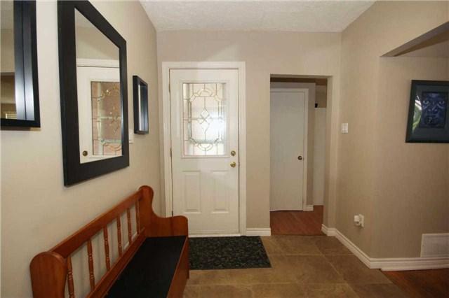 146 Grandview St S, House detached with 3 bedrooms, 2 bathrooms and 2 parking in Oshawa ON | Image 5