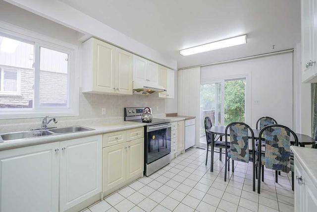 125 Alexmuir Blvd, House semidetached with 3 bedrooms, 2 bathrooms and 2 parking in Toronto ON | Image 5