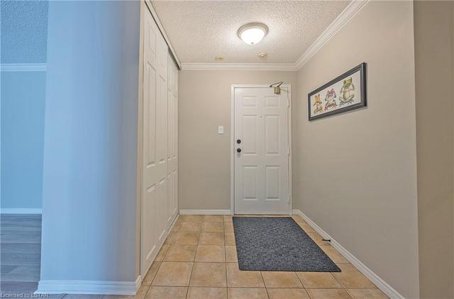 103 - 95 Baseline Road W, House attached with 2 bedrooms, 2 bathrooms and 1 parking in London ON | Image 5