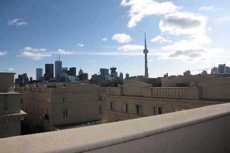 th3 - 98 Carr St, Townhouse with 2 bedrooms, 3 bathrooms and 1 parking in Toronto ON | Image 2
