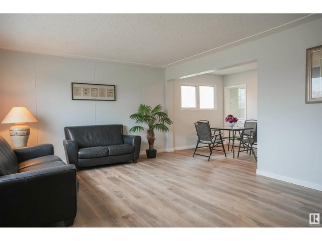 10911 135a Av Nw, House detached with 4 bedrooms, 2 bathrooms and null parking in Edmonton AB | Image 11