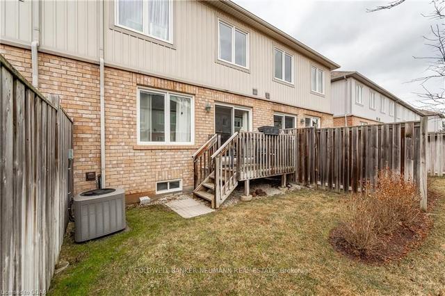 16 - 1035 Victoria Rd S, Townhouse with 3 bedrooms, 3 bathrooms and 2 parking in Guelph ON | Image 16