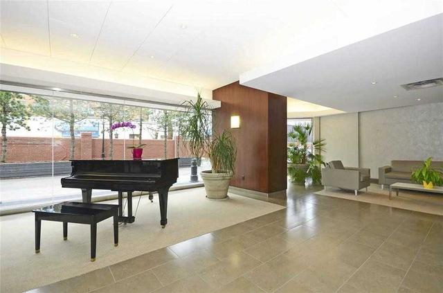 803 - 725 King St W, Condo with 2 bedrooms, 1 bathrooms and 1 parking in Toronto ON | Image 14