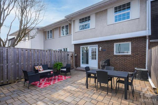 1244 Pebble Road, Townhouse with 4 bedrooms, 2 bathrooms and 1 parking in Ottawa ON | Image 26