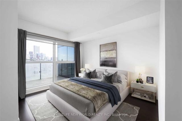 2707 - 386 Yonge St, Condo with 3 bedrooms, 2 bathrooms and 1 parking in Toronto ON | Image 5