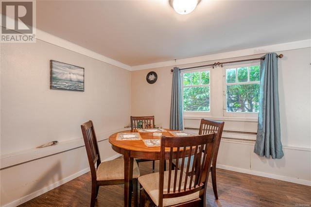 949 Convent Pl, House detached with 4 bedrooms, 5 bathrooms and 3 parking in Victoria BC | Image 17