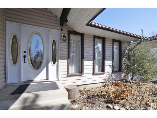 5409 56 St, House detached with 2 bedrooms, 2 bathrooms and 4 parking in Beaumont AB | Image 2