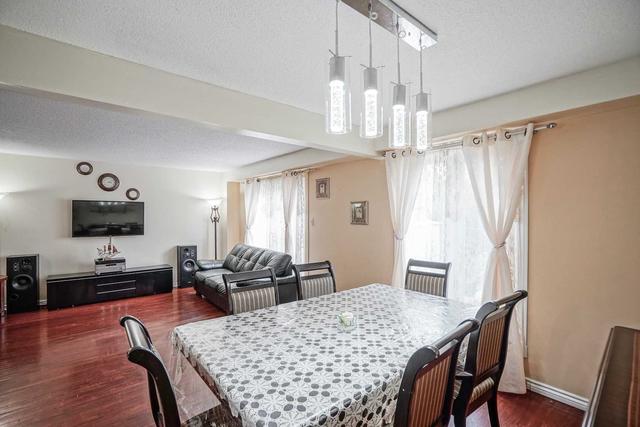 29 Junewood Cres, House detached with 4 bedrooms, 3 bathrooms and 3 parking in Brampton ON | Image 5