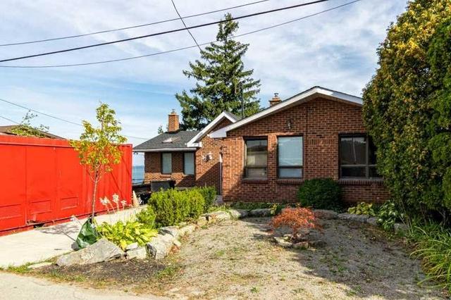 32 Trillium Ave, House detached with 3 bedrooms, 2 bathrooms and 3 parking in Hamilton ON | Image 4