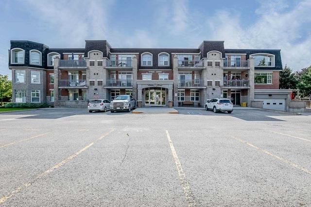 203 - 10 Ashton Rd, Condo with 3 bedrooms, 2 bathrooms and 2 parking in Newmarket ON | Image 1