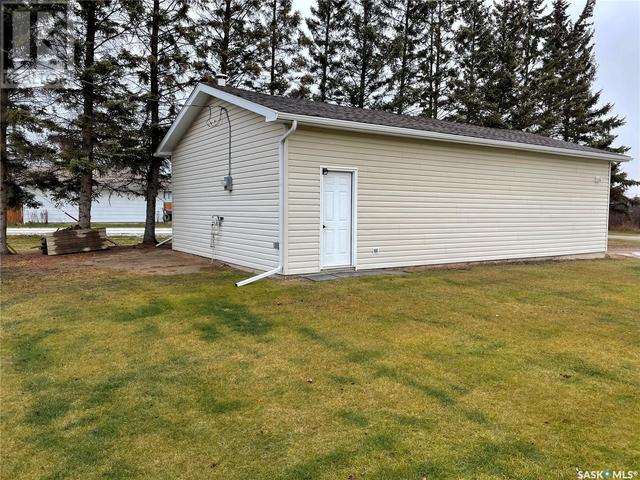 109 2nd Street Nw, House detached with 4 bedrooms, 2 bathrooms and null parking in Goodsoil SK | Image 29